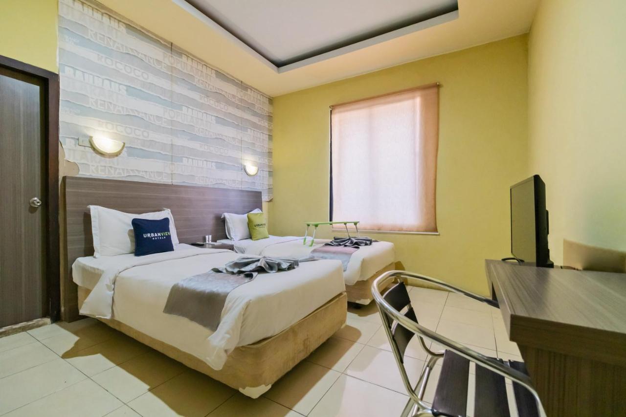 Urbanview Hotel Best Skip Palembang Exterior foto