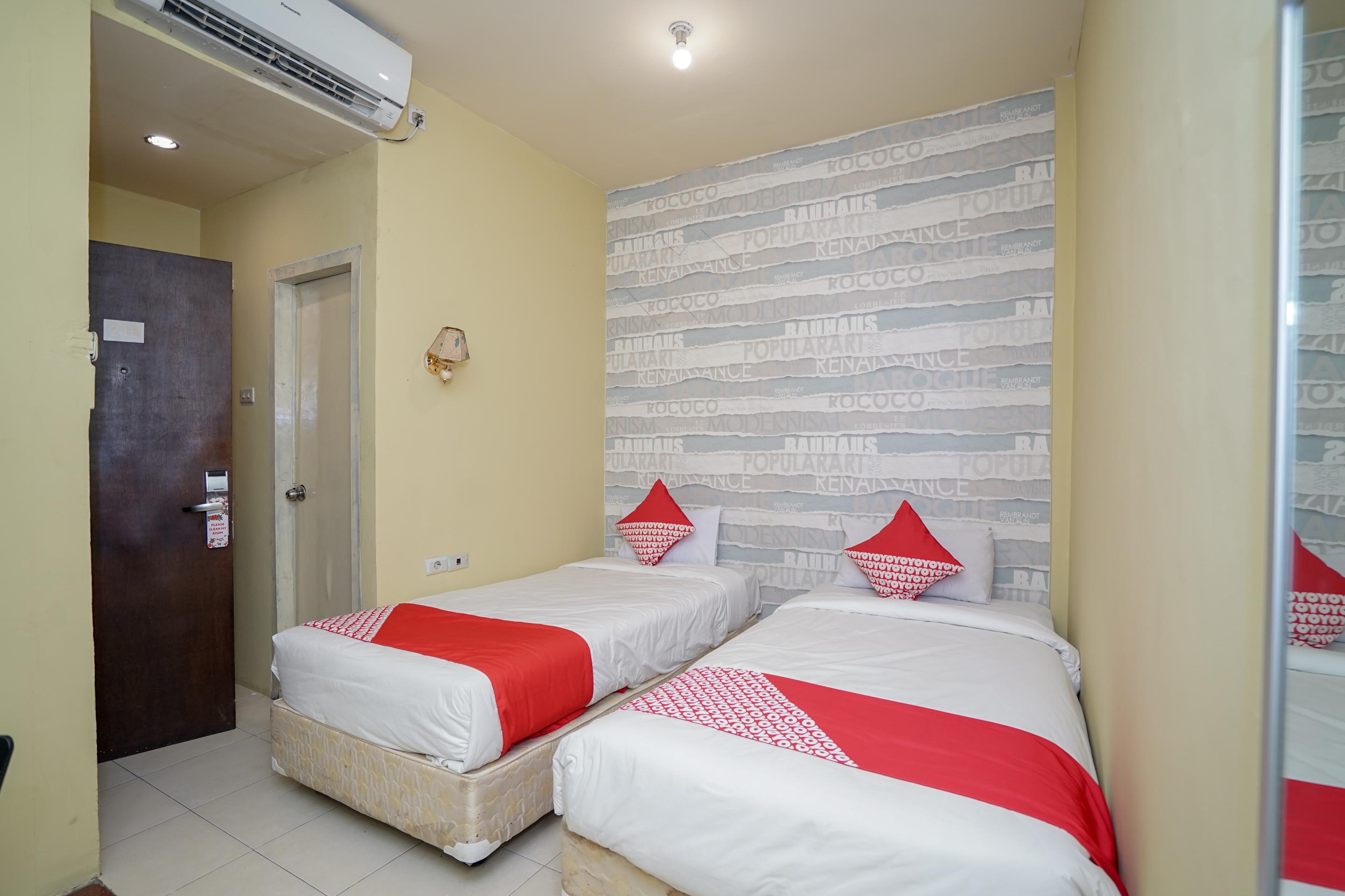 Urbanview Hotel Best Skip Palembang Exterior foto
